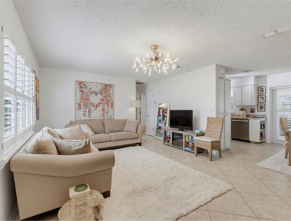 For Rent: $1,895 (3 beds, 2 baths, 1220 Square Feet)