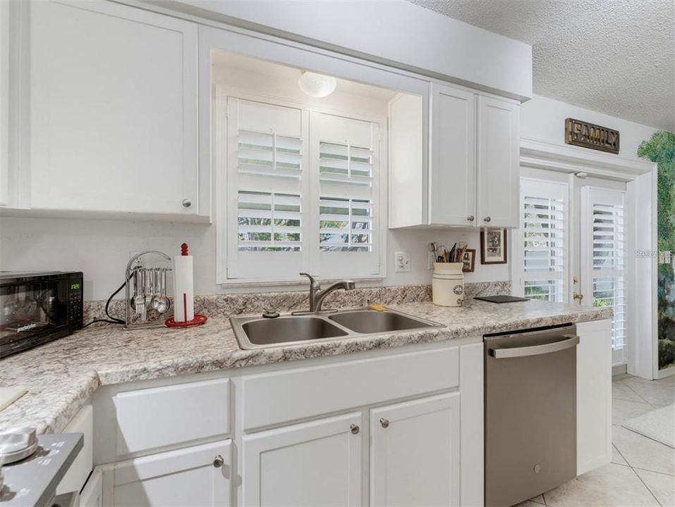 For Rent: $1,895 (3 beds, 2 baths, 1220 Square Feet)