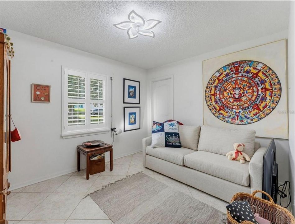 For Rent: $1,895 (3 beds, 2 baths, 1220 Square Feet)