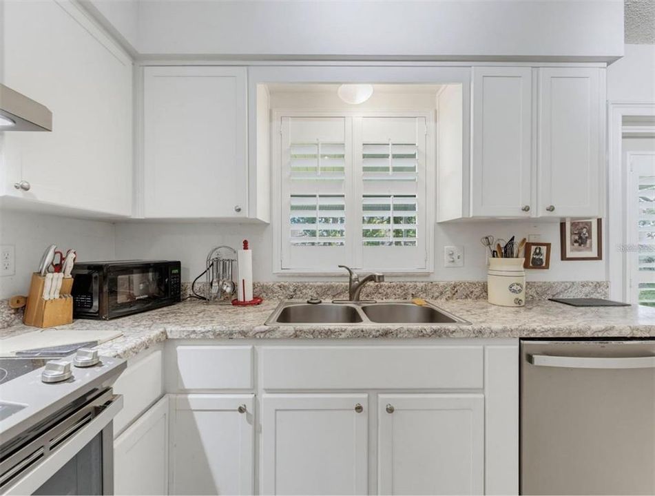 For Rent: $1,895 (3 beds, 2 baths, 1220 Square Feet)