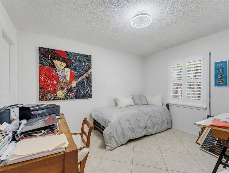 For Rent: $1,895 (3 beds, 2 baths, 1220 Square Feet)