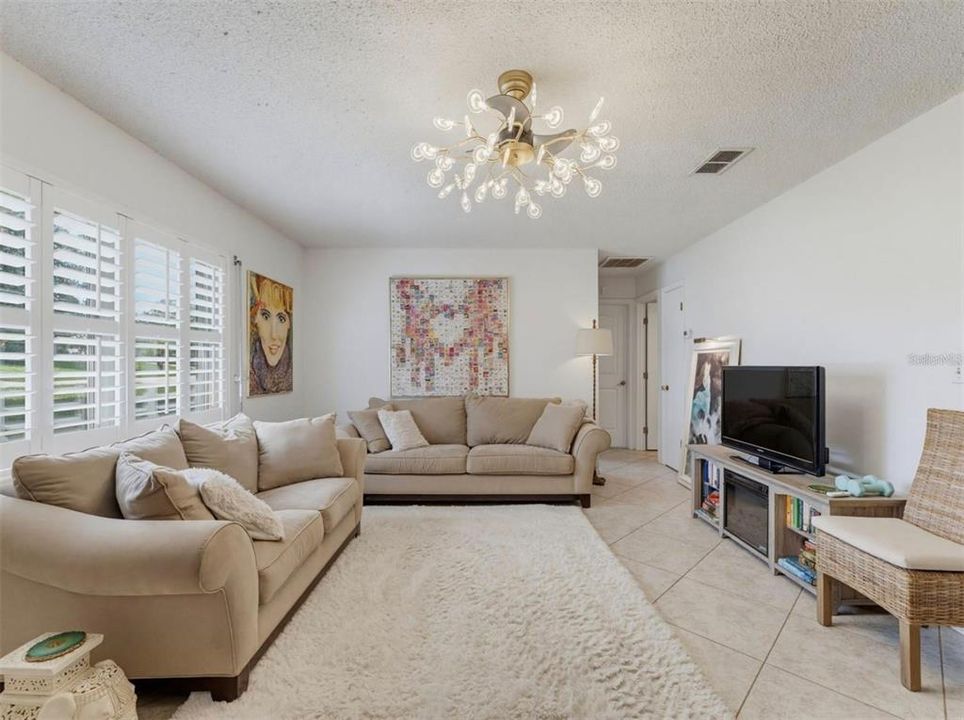 For Rent: $1,895 (3 beds, 2 baths, 1220 Square Feet)
