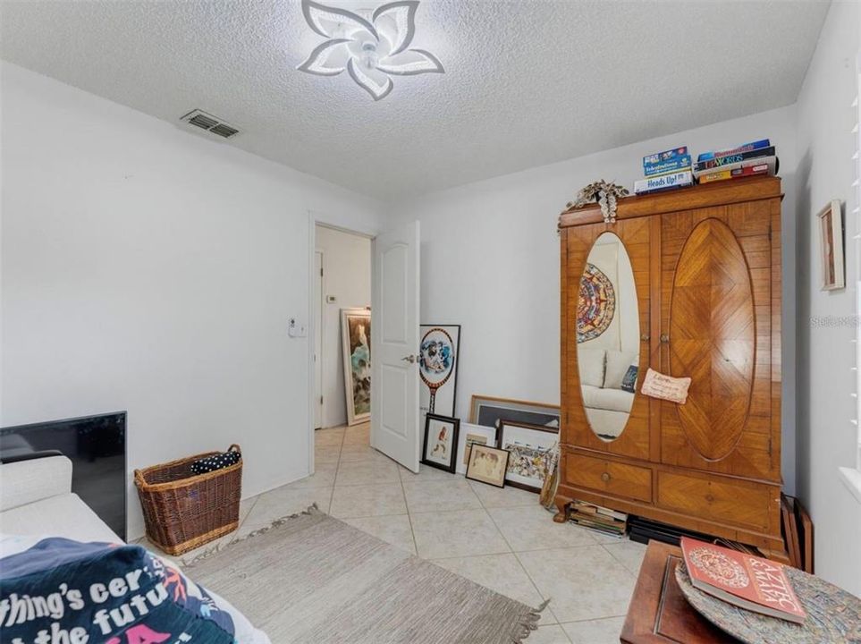 For Rent: $1,895 (3 beds, 2 baths, 1220 Square Feet)