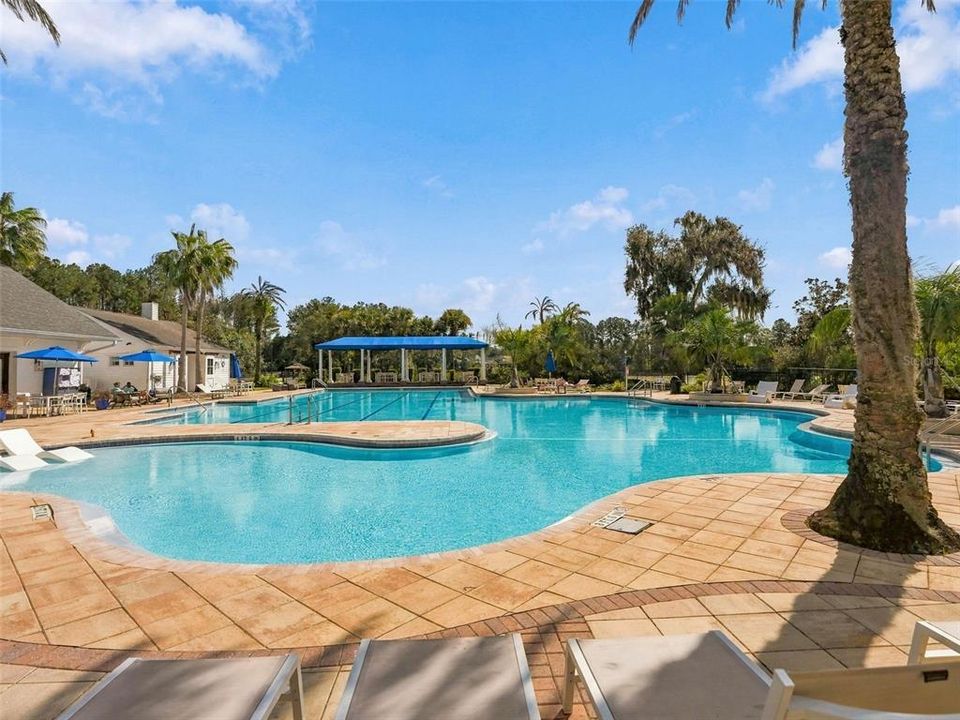 For Sale: $389,500 (2 beds, 2 baths, 2001 Square Feet)