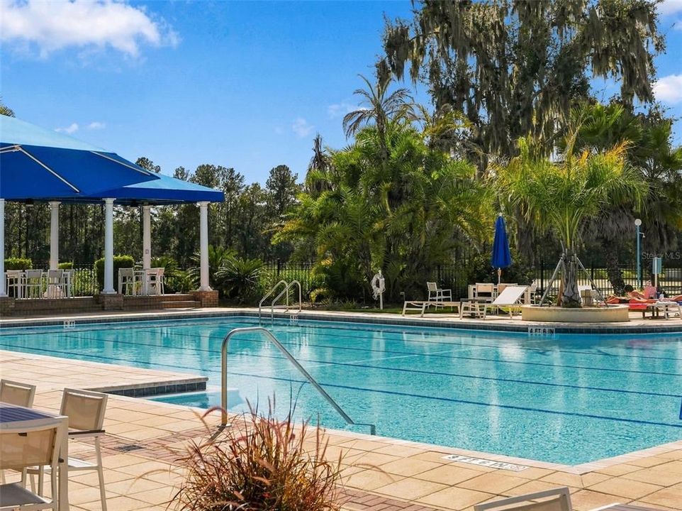 For Sale: $389,500 (2 beds, 2 baths, 2001 Square Feet)