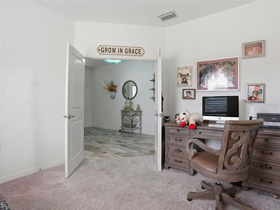 For Sale: $389,500 (2 beds, 2 baths, 2001 Square Feet)