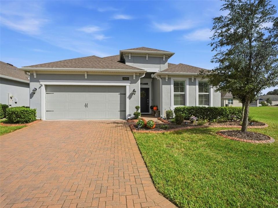 For Sale: $389,500 (2 beds, 2 baths, 2001 Square Feet)