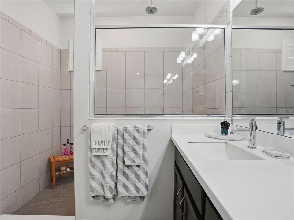 For Sale: $389,500 (2 beds, 2 baths, 2001 Square Feet)