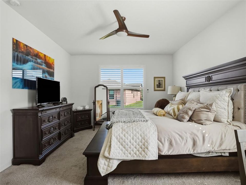 For Sale: $389,500 (2 beds, 2 baths, 2001 Square Feet)