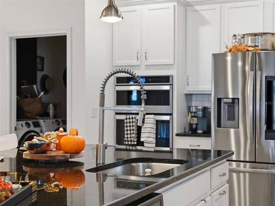 For Sale: $389,500 (2 beds, 2 baths, 2001 Square Feet)