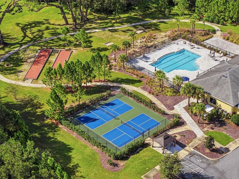 For Sale: $389,500 (2 beds, 2 baths, 2001 Square Feet)