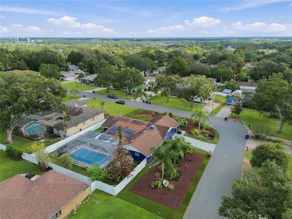 For Sale: $489,000 (4 beds, 2 baths, 2600 Square Feet)