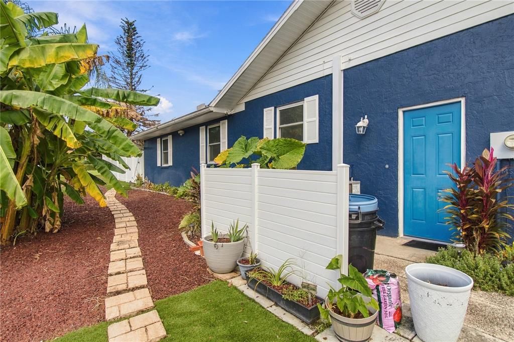 For Sale: $489,000 (4 beds, 2 baths, 2600 Square Feet)
