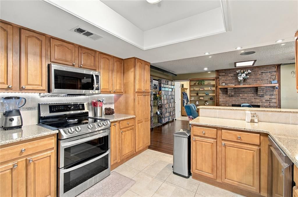 For Sale: $489,000 (4 beds, 2 baths, 2600 Square Feet)