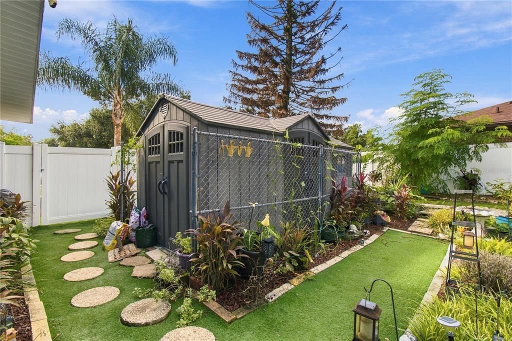 For Sale: $489,000 (4 beds, 2 baths, 2600 Square Feet)