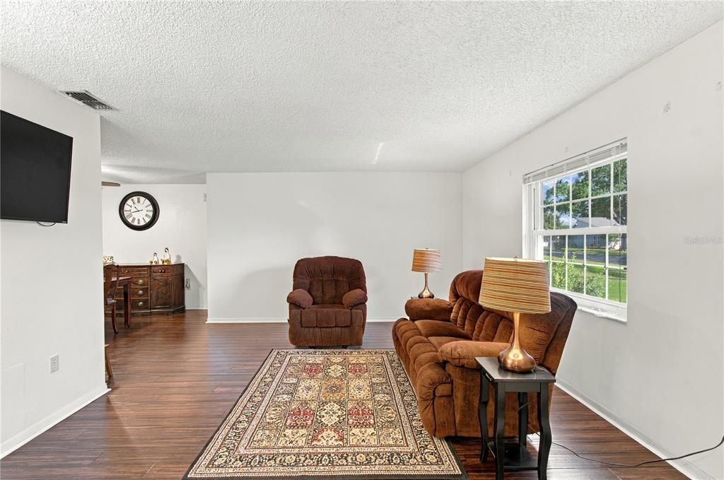 For Sale: $489,000 (4 beds, 2 baths, 2600 Square Feet)