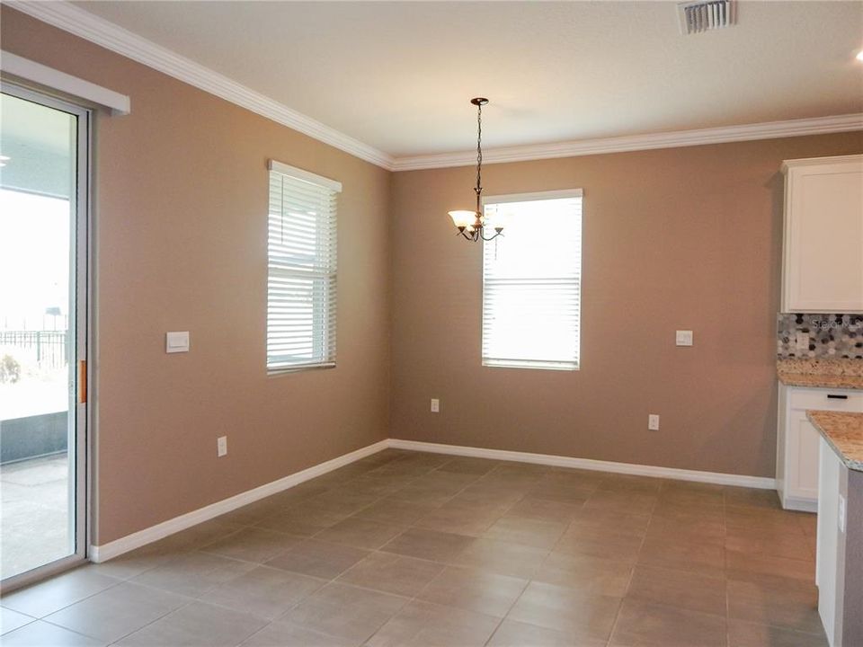 For Sale: $380,000 (4 beds, 2 baths, 1993 Square Feet)