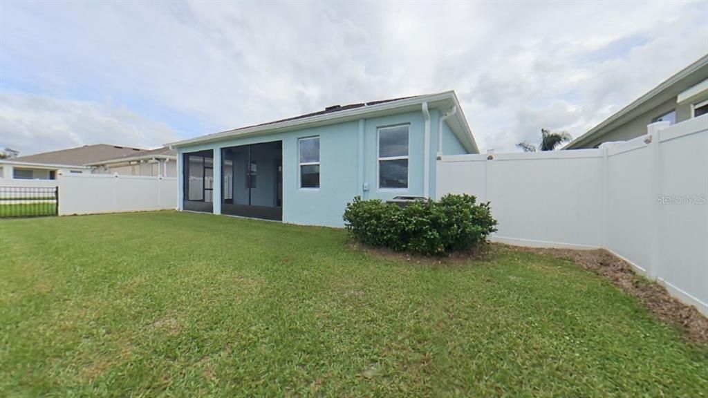 For Sale: $380,000 (4 beds, 2 baths, 1993 Square Feet)