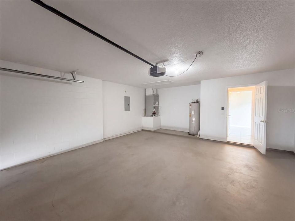 For Sale: $400,000 (4 beds, 2 baths, 1822 Square Feet)