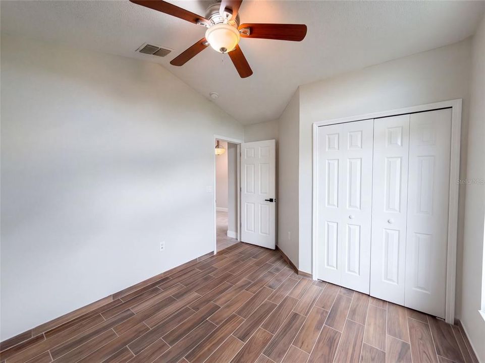 For Sale: $400,000 (4 beds, 2 baths, 1822 Square Feet)