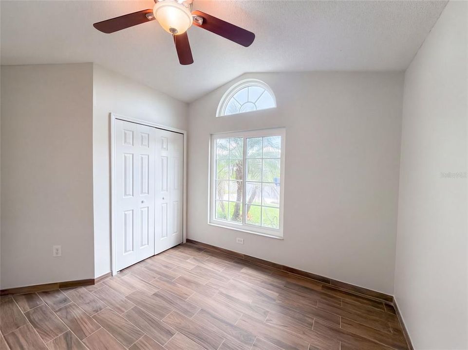 For Sale: $400,000 (4 beds, 2 baths, 1822 Square Feet)