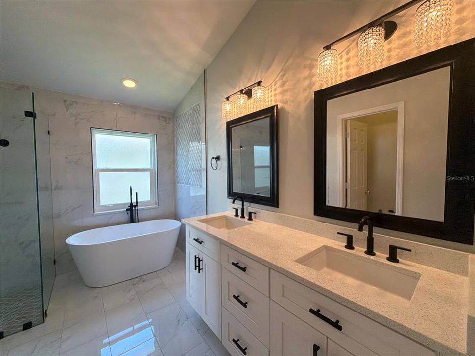 For Sale: $400,000 (4 beds, 2 baths, 1822 Square Feet)