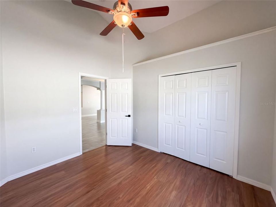For Sale: $400,000 (4 beds, 2 baths, 1822 Square Feet)