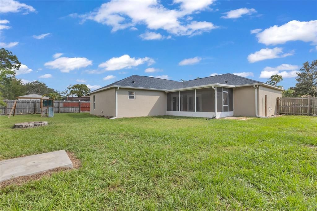 For Sale: $335,000 (4 beds, 2 baths, 1748 Square Feet)