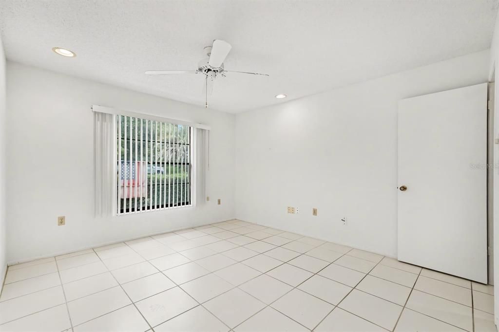For Sale: $265,000 (2 beds, 2 baths, 1105 Square Feet)