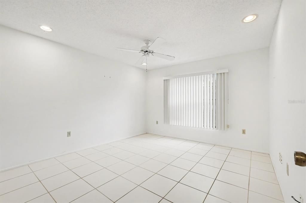 For Sale: $265,000 (2 beds, 2 baths, 1105 Square Feet)