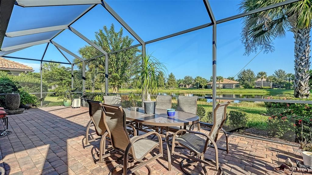 En Venta: $785,000 (3 camas, 3 baños, 2488 Pies cuadrados)
