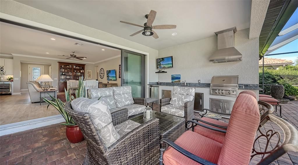 En Venta: $785,000 (3 camas, 3 baños, 2488 Pies cuadrados)