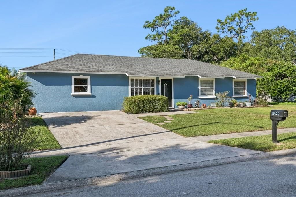 For Sale: $385,000 (4 beds, 2 baths, 1704 Square Feet)
