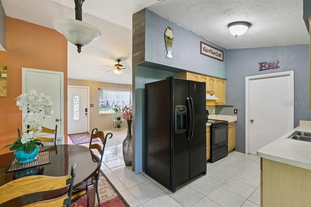 For Sale: $385,000 (4 beds, 2 baths, 1704 Square Feet)