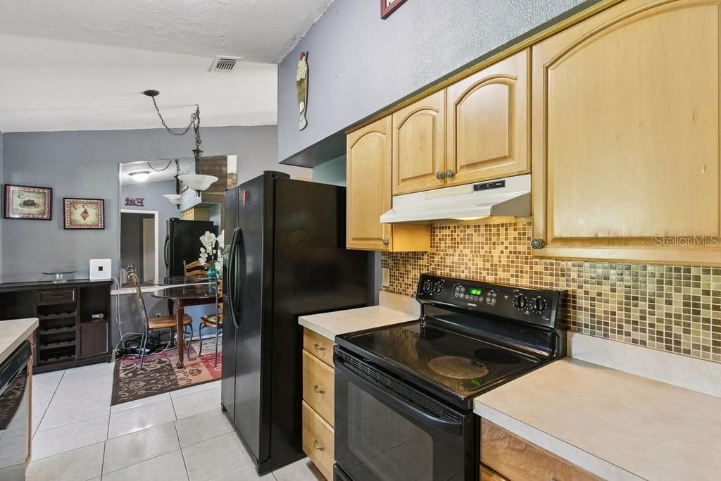 For Sale: $385,000 (4 beds, 2 baths, 1704 Square Feet)