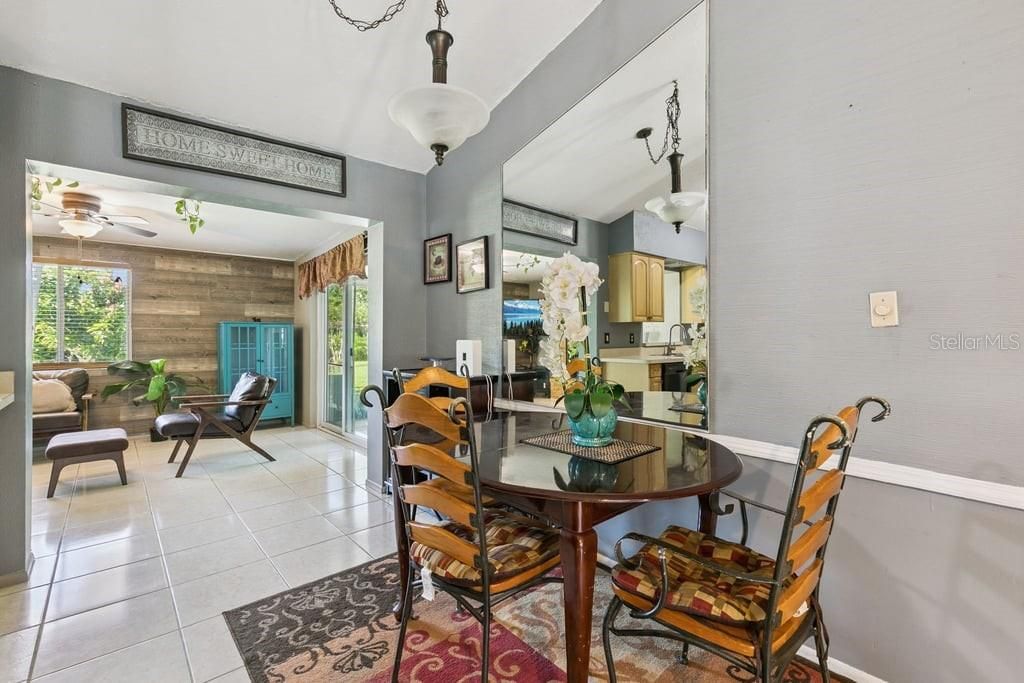 For Sale: $385,000 (4 beds, 2 baths, 1704 Square Feet)