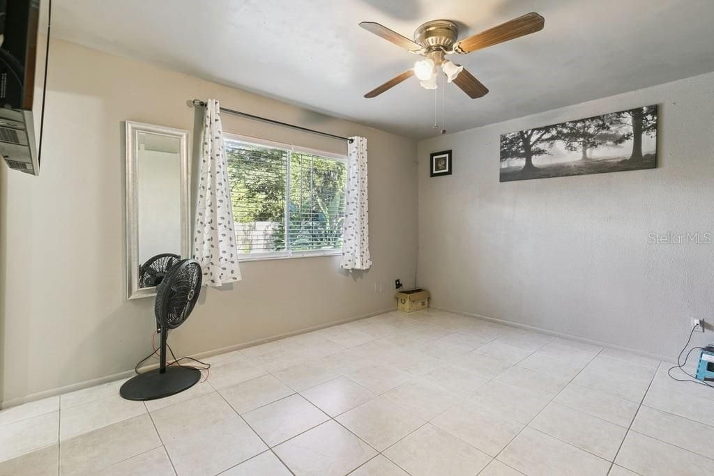 For Sale: $385,000 (4 beds, 2 baths, 1704 Square Feet)