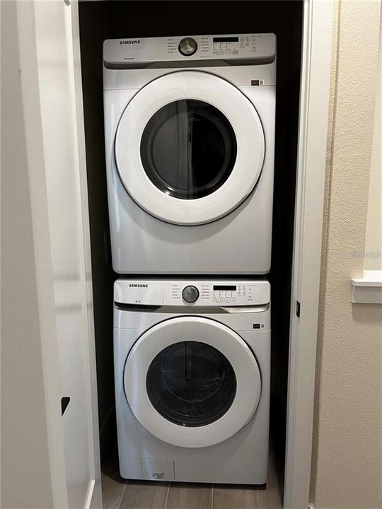 For Rent: $2,400 (3 beds, 3 baths, 1853 Square Feet)