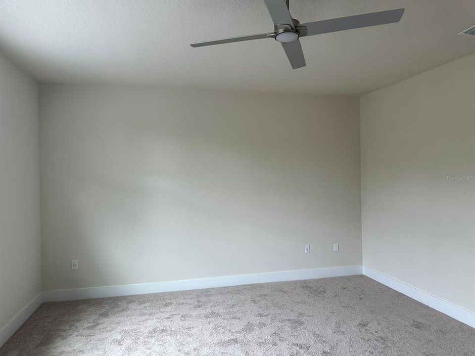 For Rent: $2,400 (3 beds, 3 baths, 1853 Square Feet)