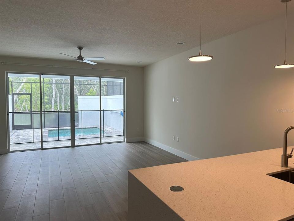 For Rent: $2,400 (3 beds, 3 baths, 1853 Square Feet)