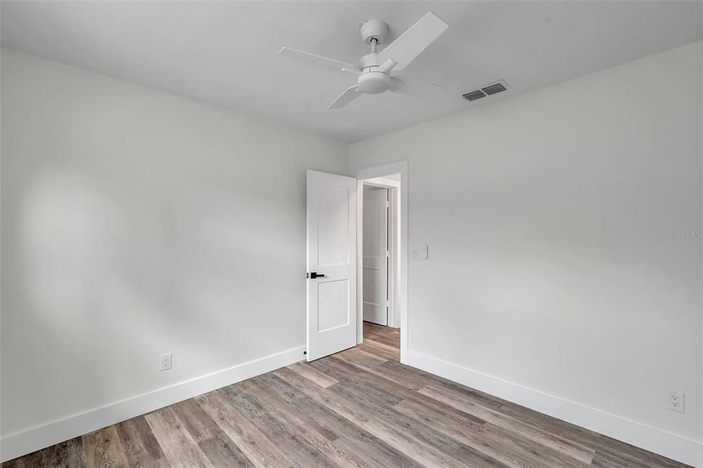 For Sale: $385,000 (3 beds, 1 baths, 1138 Square Feet)