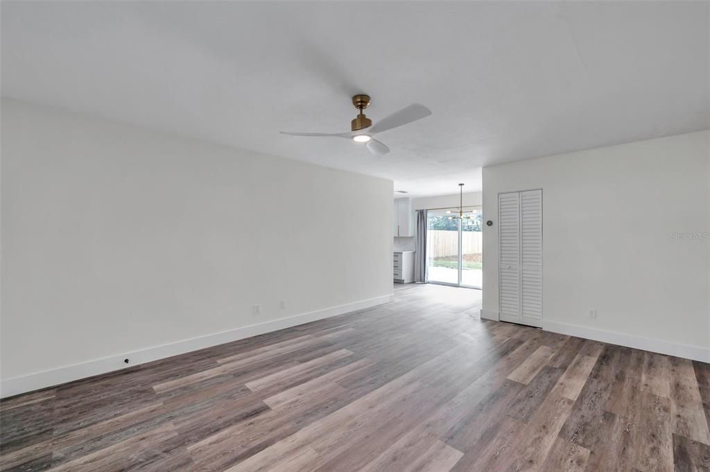 For Sale: $385,000 (3 beds, 1 baths, 1138 Square Feet)