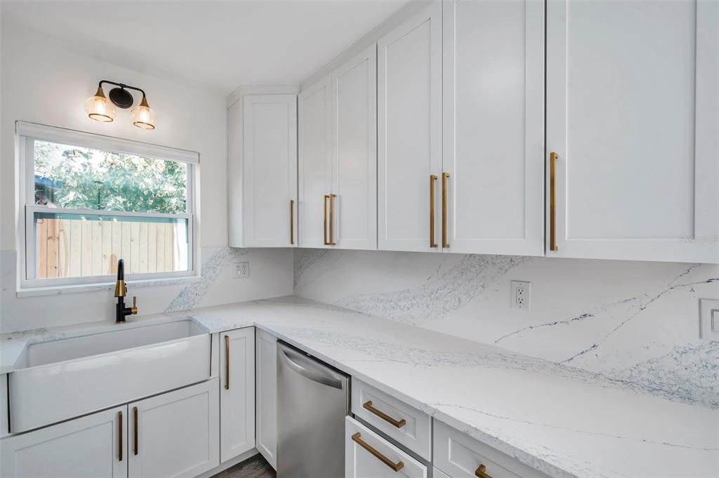For Sale: $385,000 (3 beds, 1 baths, 1138 Square Feet)