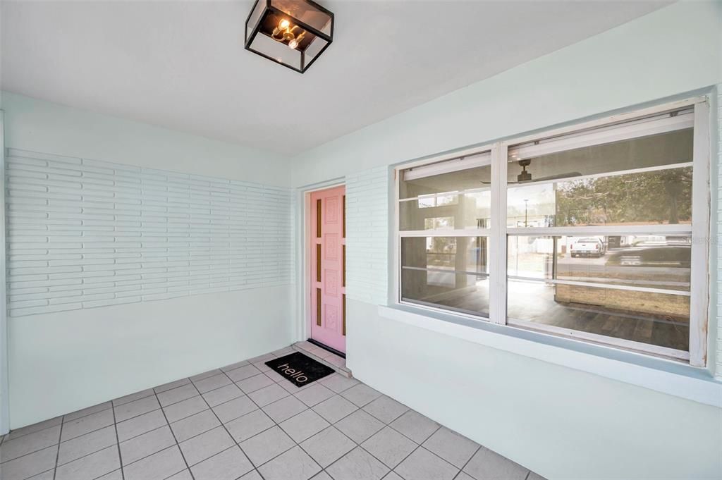 For Sale: $385,000 (3 beds, 1 baths, 1138 Square Feet)