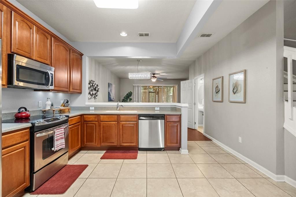 For Sale: $289,900 (3 beds, 2 baths, 1687 Square Feet)