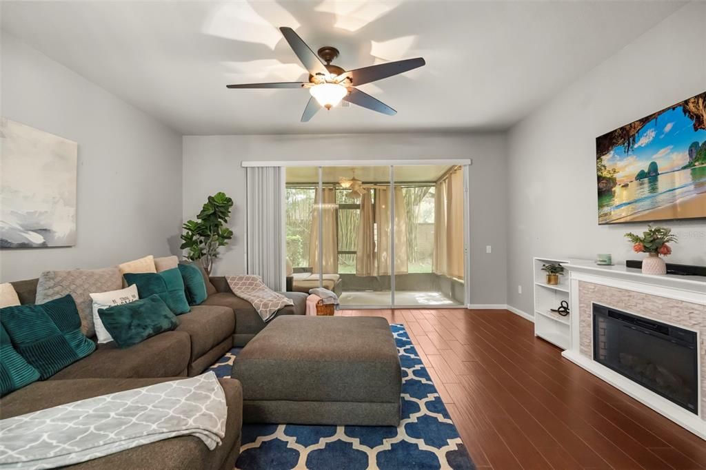 For Sale: $289,900 (3 beds, 2 baths, 1687 Square Feet)