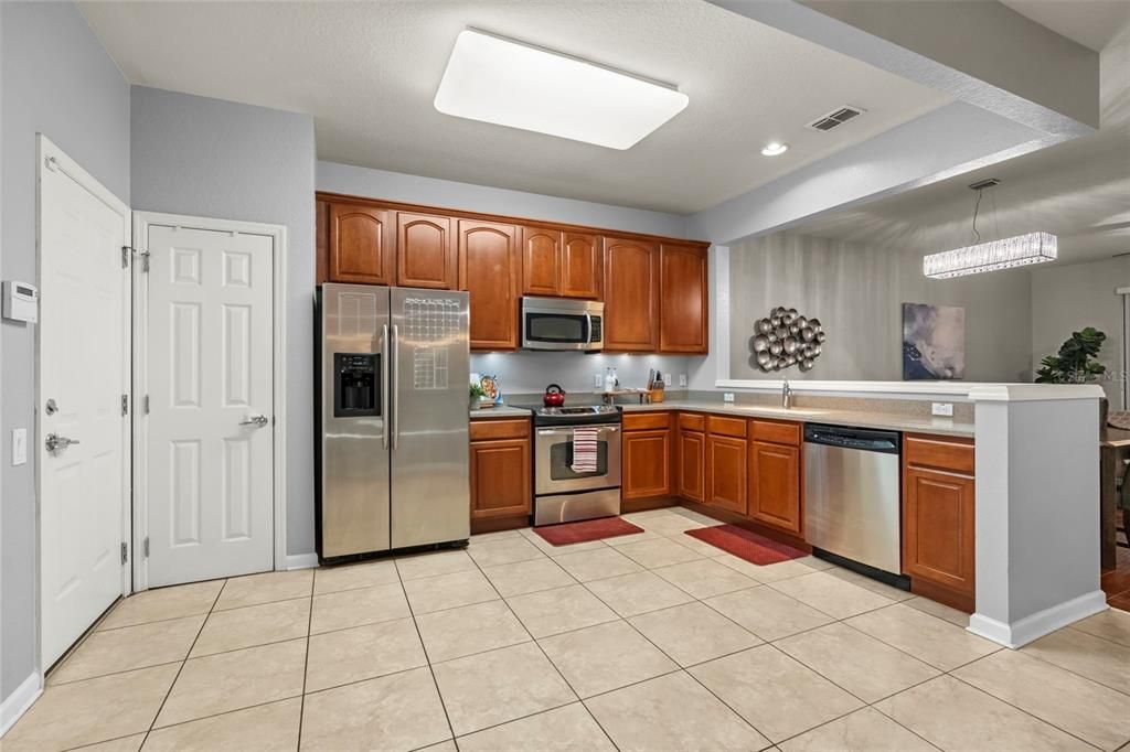 For Sale: $289,900 (3 beds, 2 baths, 1687 Square Feet)