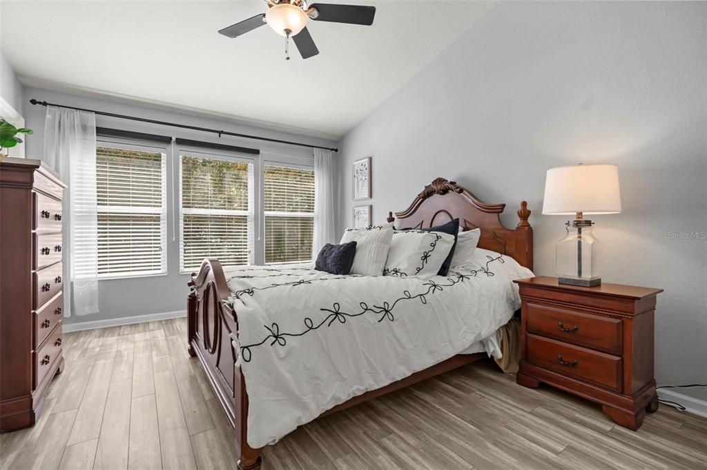 For Sale: $289,900 (3 beds, 2 baths, 1687 Square Feet)