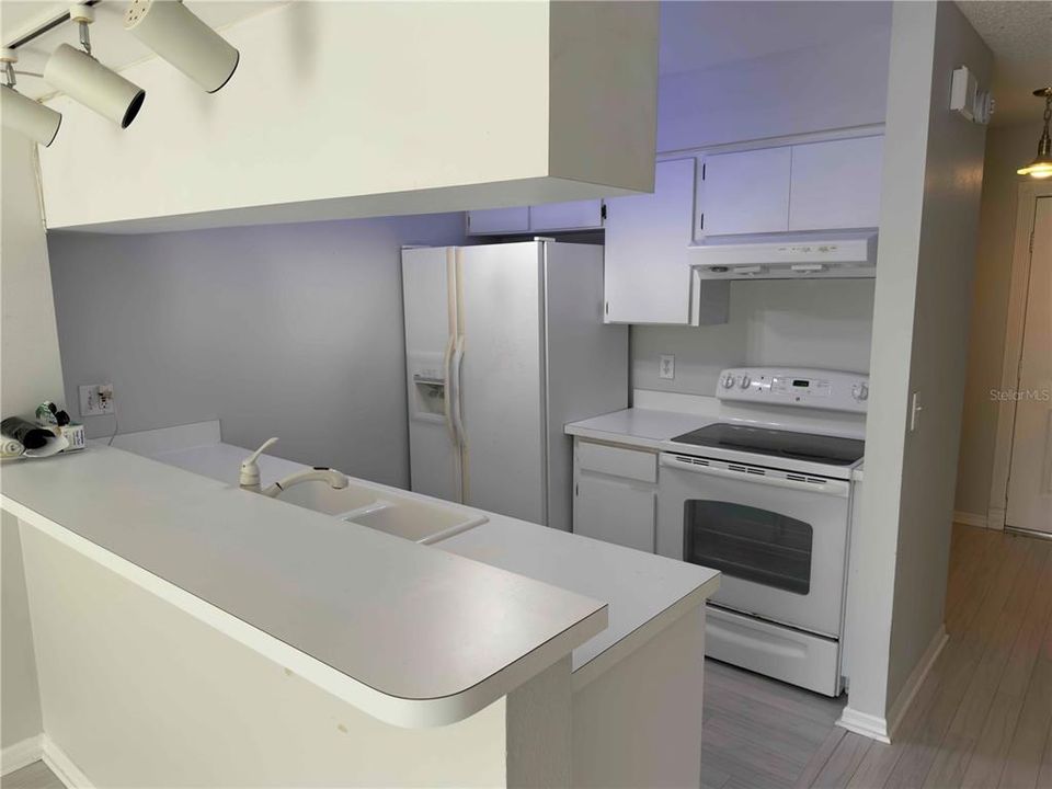 На продажу: $246,500 (2 спален, 1 ванн, 930 Квадратных фут)