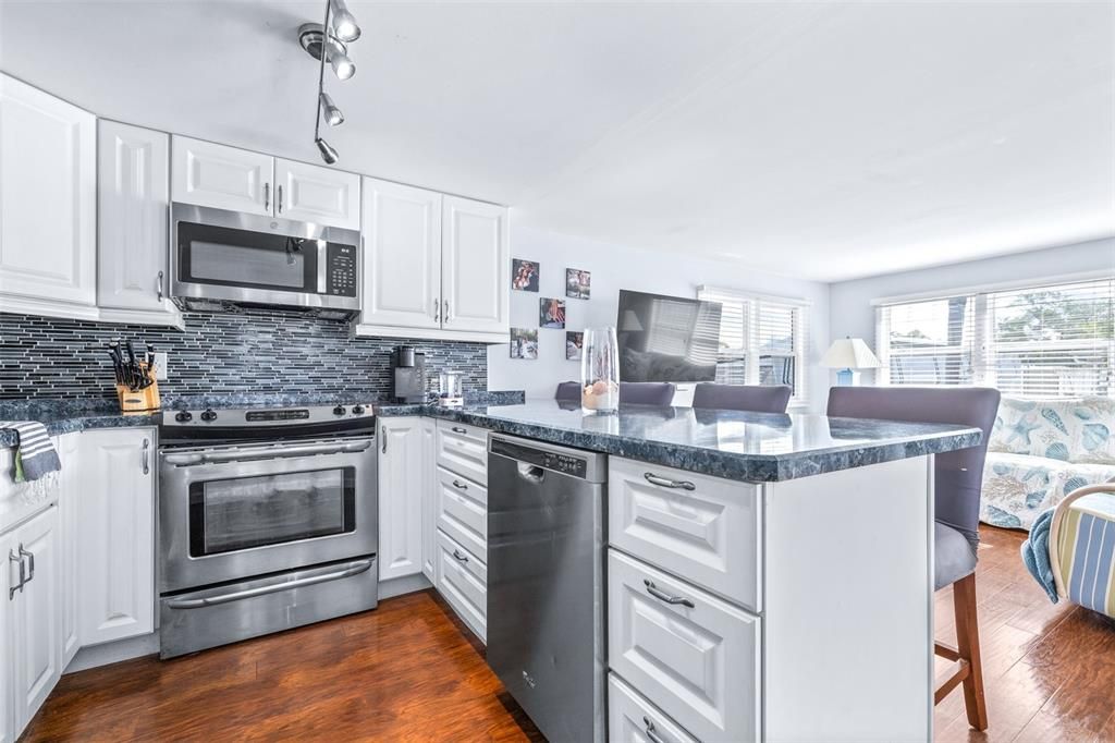 For Sale: $110,000 (2 beds, 2 baths, 960 Square Feet)